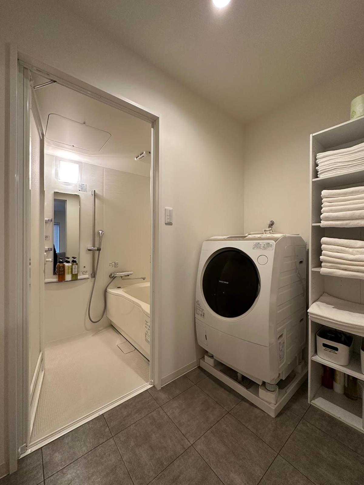 הצוקייצ'י Bhotel Kaniwasou 201 2Br Apt, Near Itsukushima Shrine, For 12 Ppl מראה חיצוני תמונה